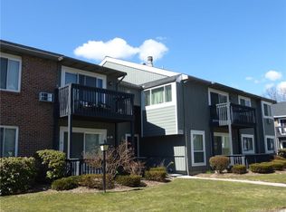 39 Ameridge Dr, Bridgeport, CT 06606