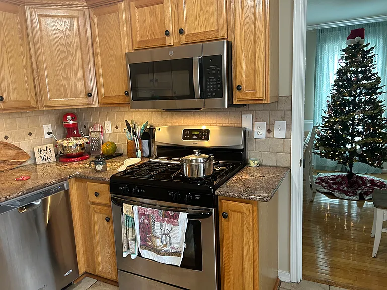 10136 Oakley Pointe Dr — Photo 3