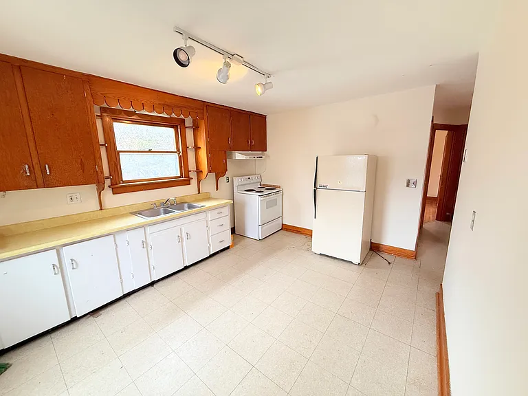 334-336 Flynn Ave #336-A — Photo 4