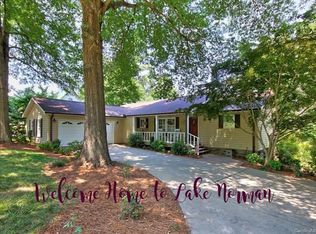 7022 Locke Dr, Sherrills Ford, NC 28673