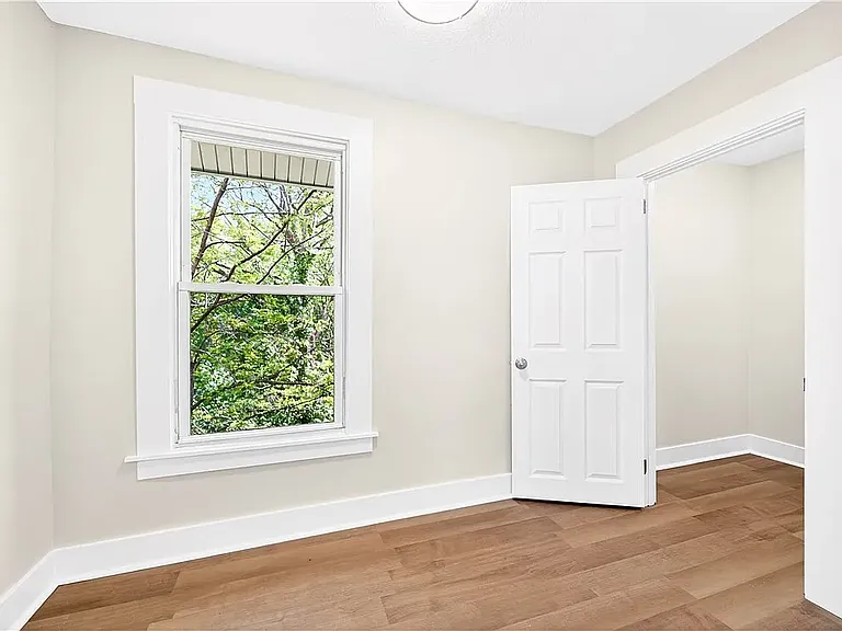 634 Madison Ave — Photo 13