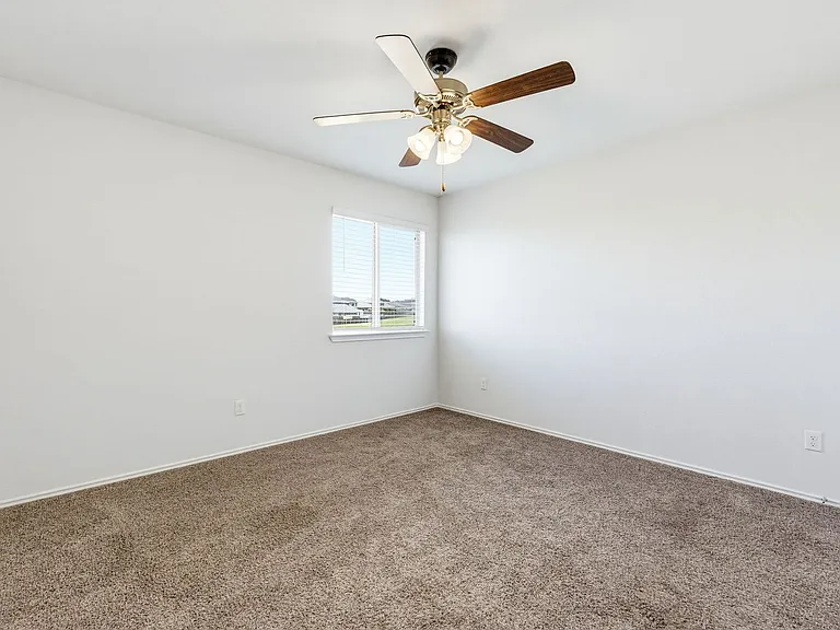 904 Garden Green Dr — Photo 14