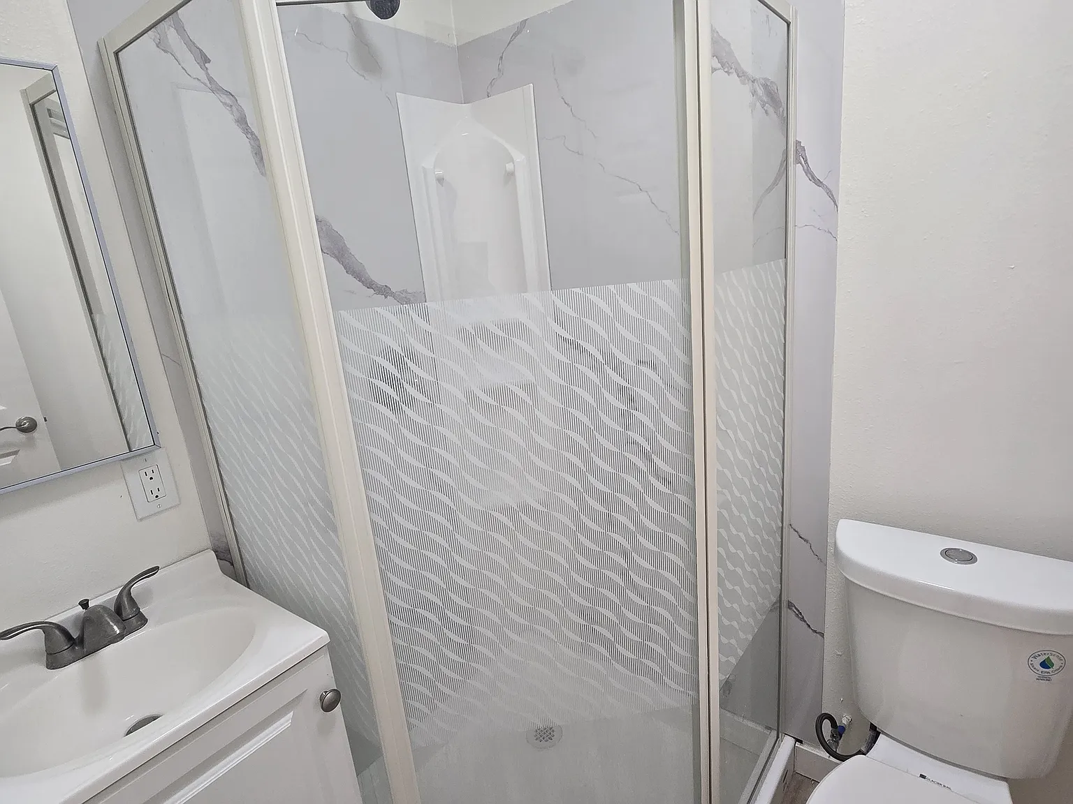 1 bed, 420 sqft, $1,600 — Photo 2