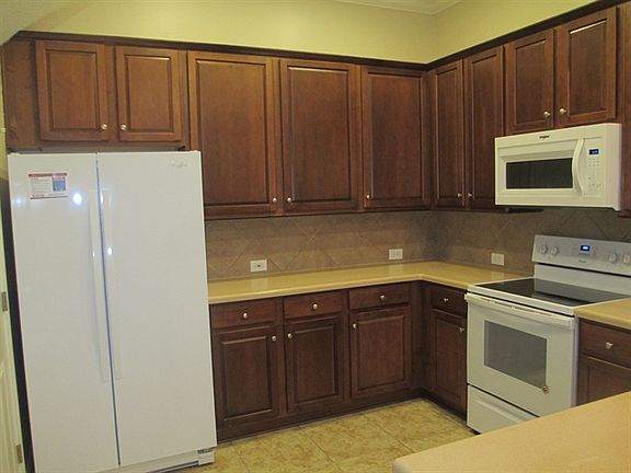 4th image of 3355 Village Oaks Ln