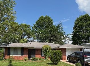 18 Potomac Dr, Fairview Heights, IL 62208