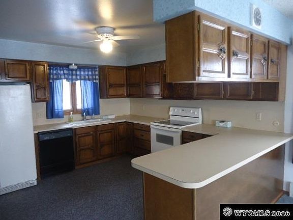 5th image of 594 Meadow Dr