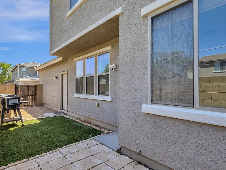 4365 E Morrow Dr — Photo 15