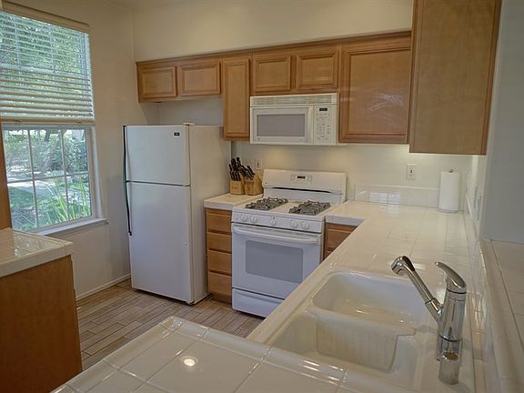 4th image of 24124 Victoria Ln Unit 58