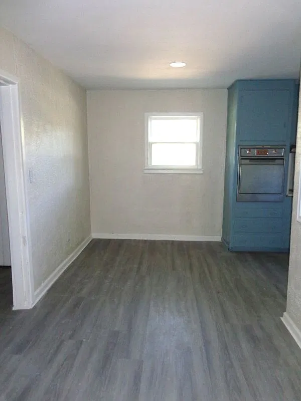 4 bed, 2.0 bath, 2010 sqft, $2,200 — Photo 3