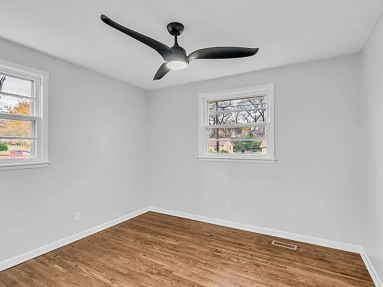 375 Austin Park Dr — Photo 3