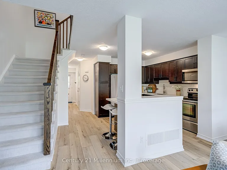 37 Silver Glen Blvd — Photo 10
