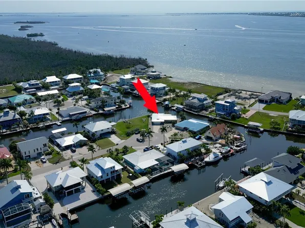 2292 Sapodilla Ln, Saint James City, FL 33956