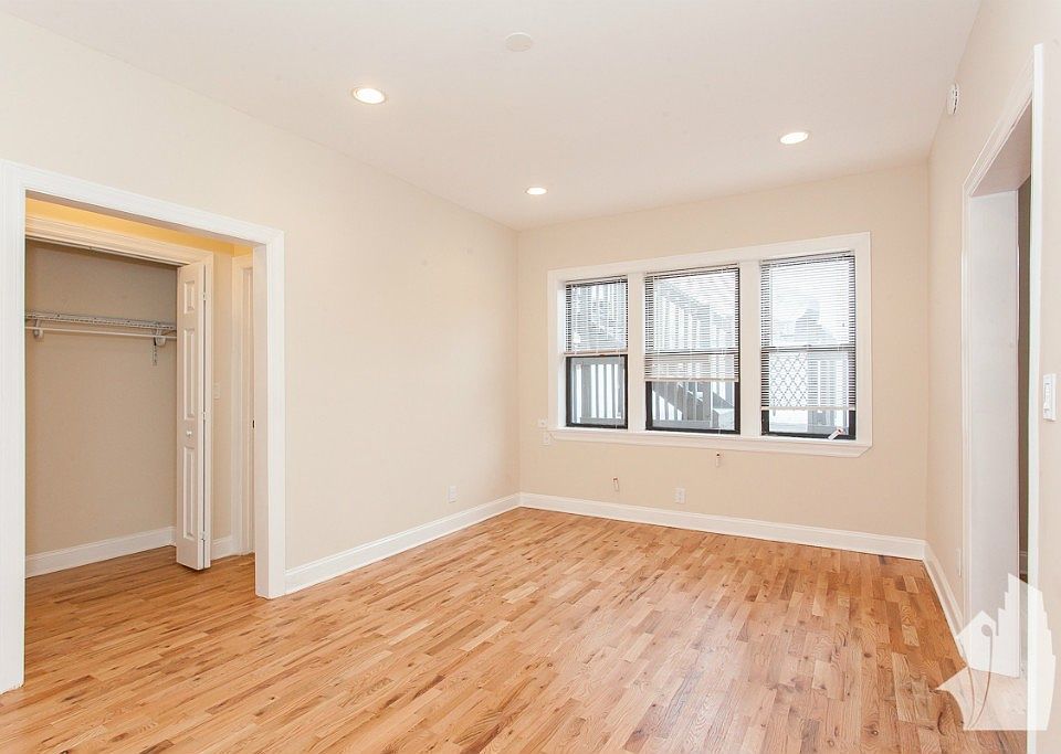 1st image of 2244 W Wilson Ave #3