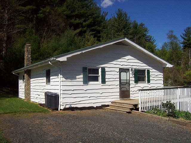 2nd image of 125 Sourwood Ln