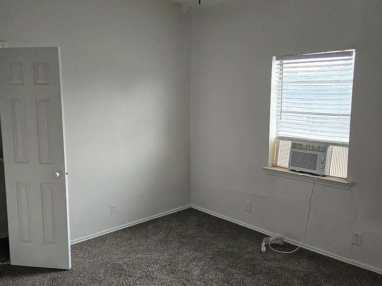 5004 Eastside Ave #101 — Photo 10