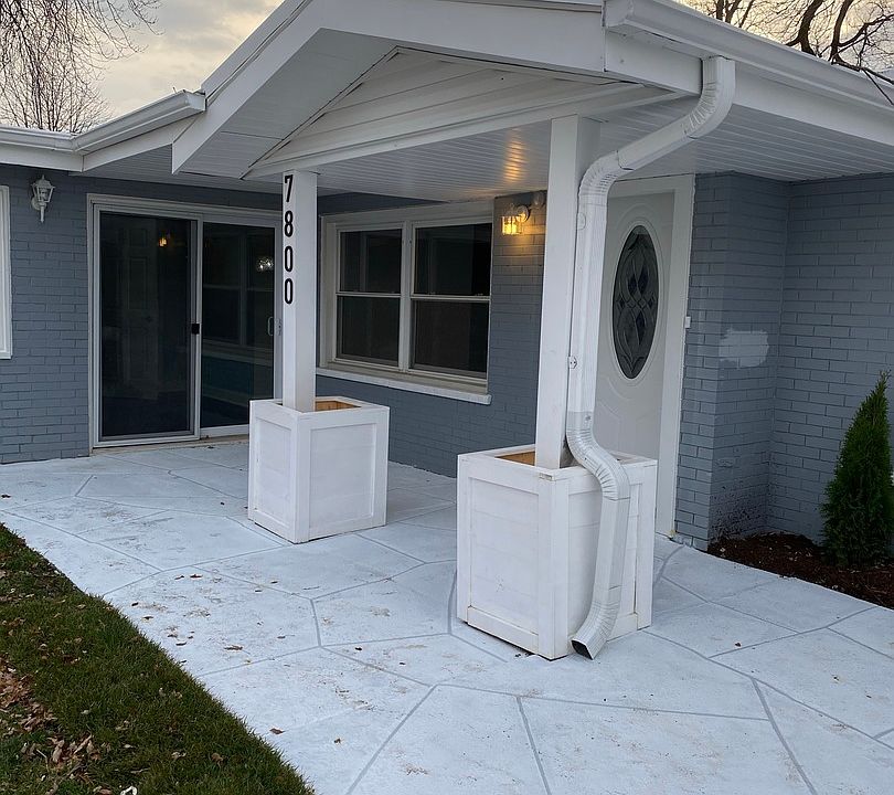 1st image of 7800 W 98th Pl