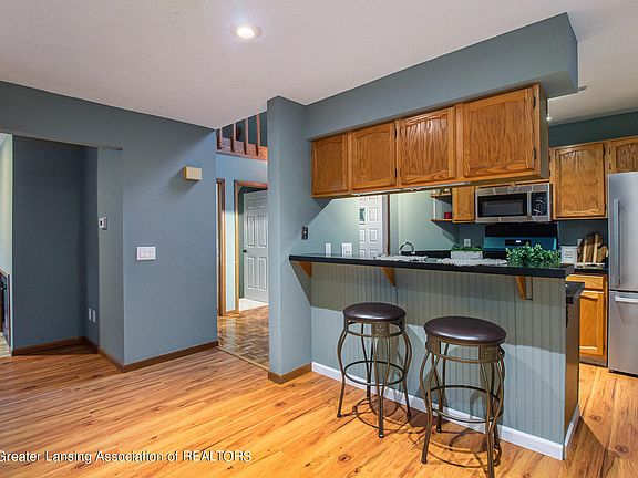 3rd image of 5412 Wild Oak Dr