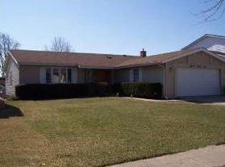1827 W Catalpa Ln, Mount Prospect, IL 60056