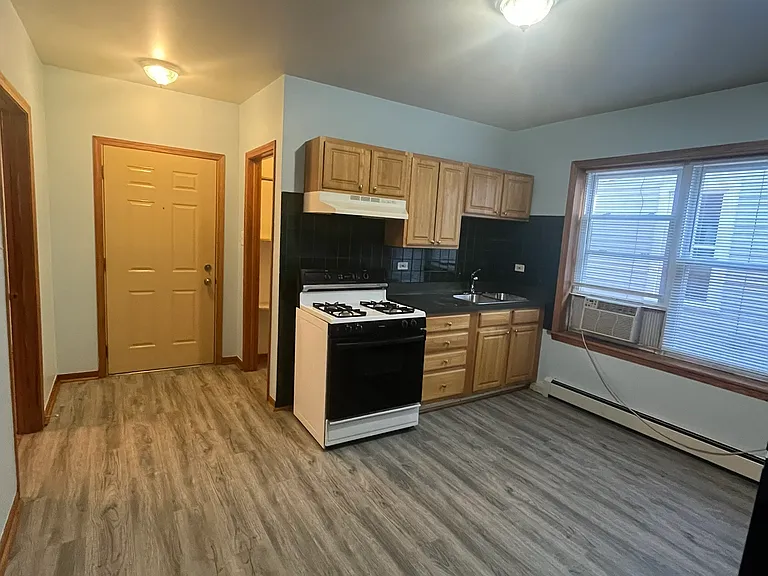 7139 S Rockwell St #1F — Photo 10