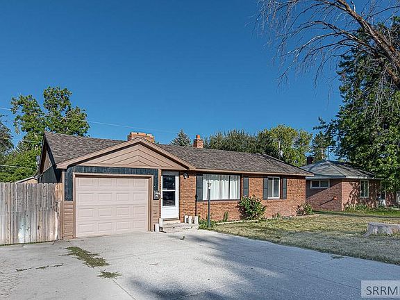 3rd image of 1045 Cathryn Ave
