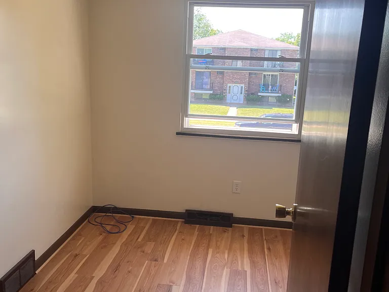 241 Robert Dr — Photo 14