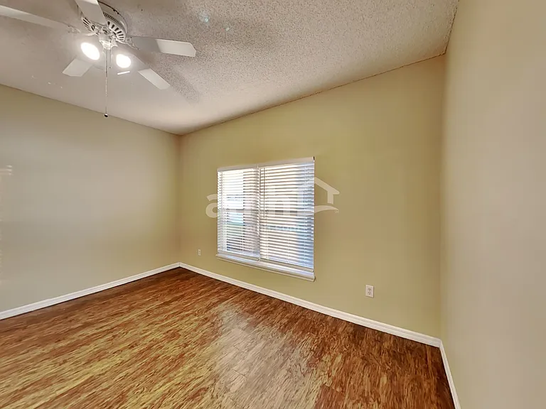 4470 Waterside Pointe Cir — Photo 9