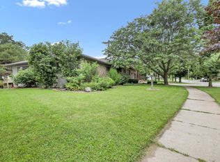 592 Ashbury Dr, Fond Du Lac, WI 54935