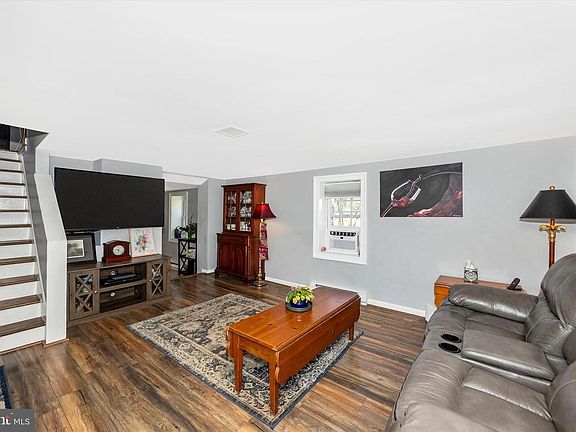 4th image of 3204 Bidle Rd