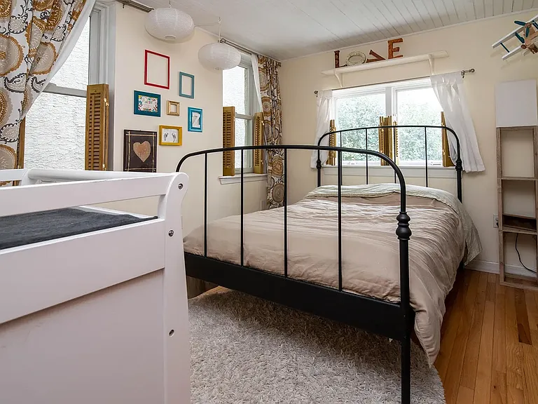 213 W George St — Photo 13