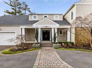 1040 Links Rd, Woodmere, NY 11598