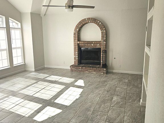 4th image of 1738 Dean Jones St