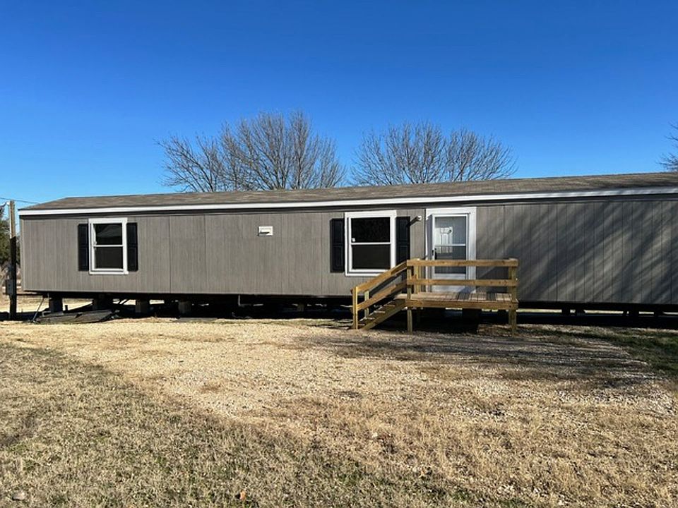 1st image of 223 Clover Dr