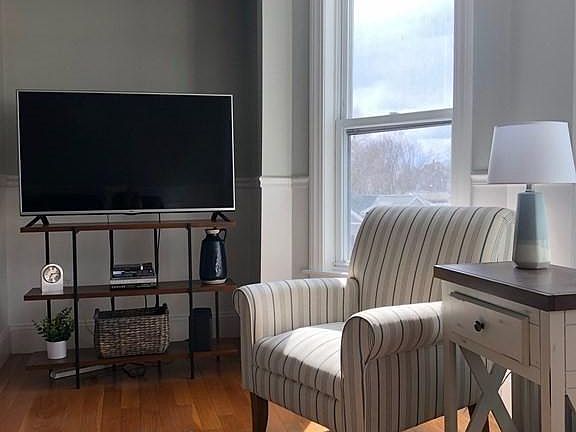 4th image of 544 Ashmont St #2