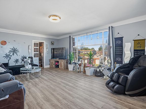 3rd image of 511 3rd St