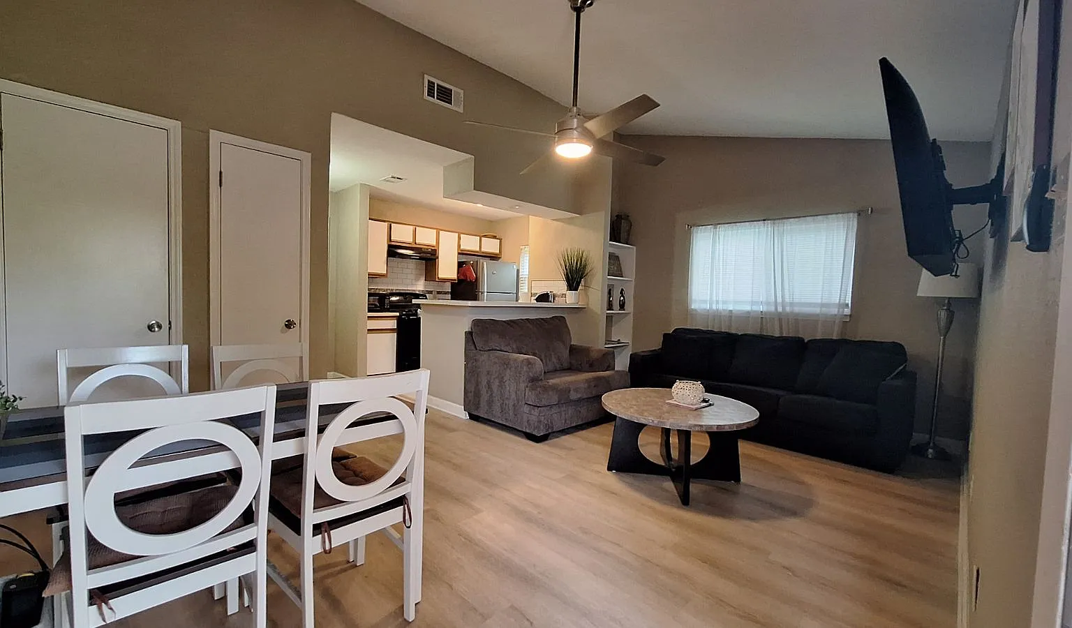 1112-1114 Frame St - 7 — Photo 3