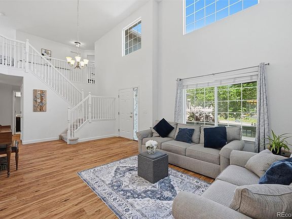 4th image of 13927 Hudson Way