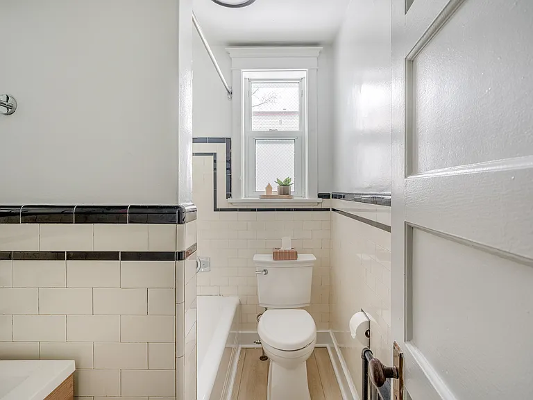 120 Wurtemburg St — Photo 13