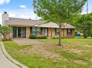 605 Maple St, Aubrey, TX 76227