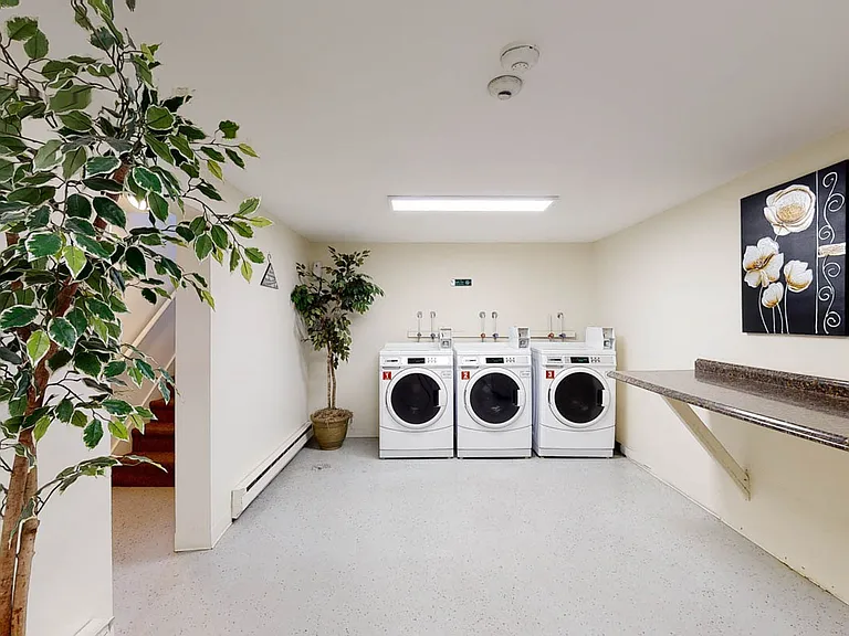 immaculate laundry facilities
