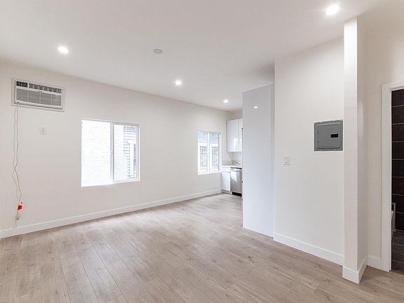 3rd image of 2955 W 8th St APT 102