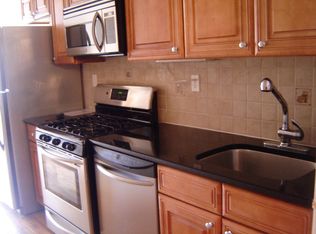2337 31st Dr APT 3F, Astoria, NY 11106