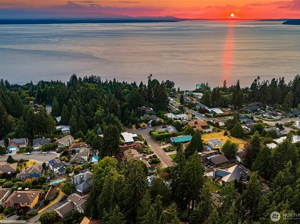 7016 165th Place SW, Edmonds, WA 98026