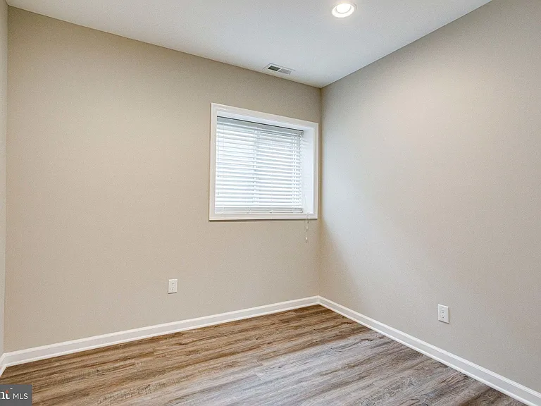 2648 Bowen Rd SE — Photo 23