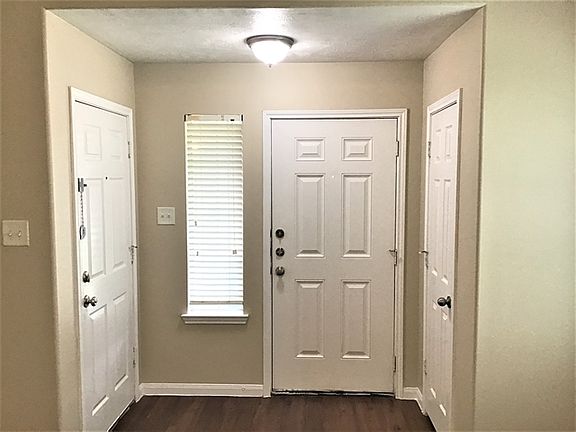 3rd image of 22362 Queenbury Hills Dr