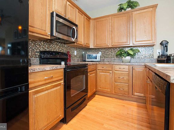 5th image of 200 Green St #10