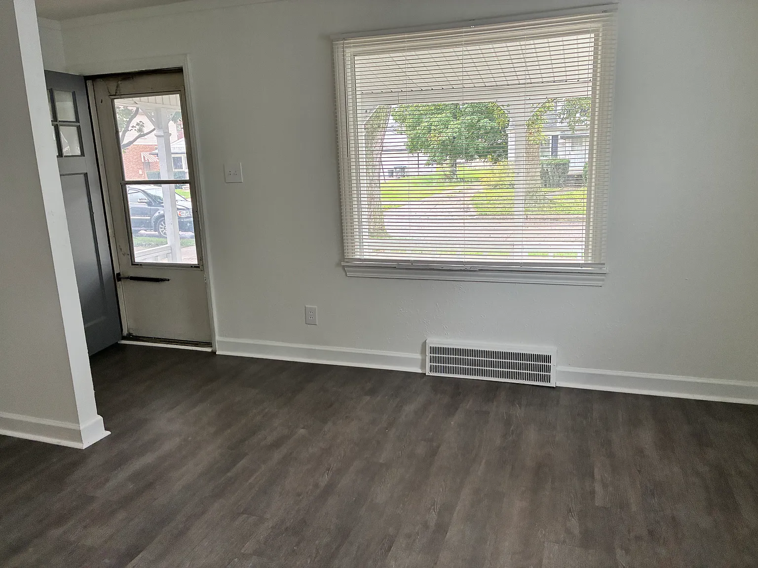 2 bed, 1200 sqft, $1,300 — Photo 4