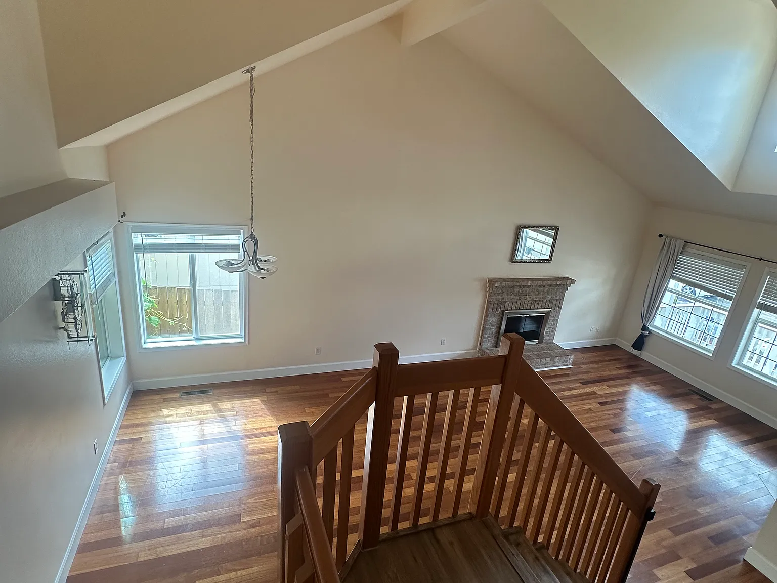 3 bed, 1661 sqft, $3,400 — Photo 2