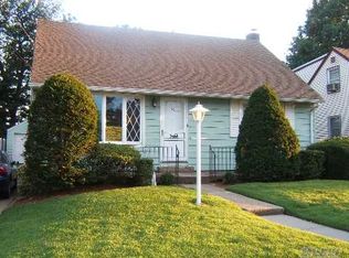 30 Marlow Rd, Valley Stream, NY 11580