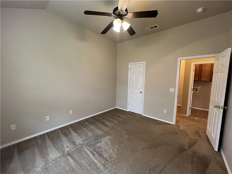4205 Cambridge Dr #B — Photo 14