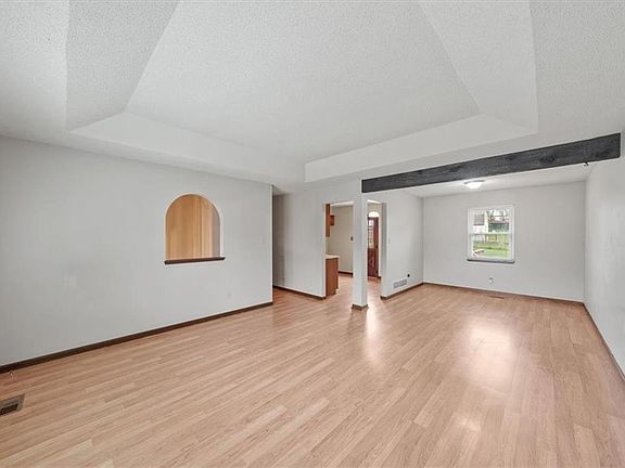5th image of 5414 Locust Ave